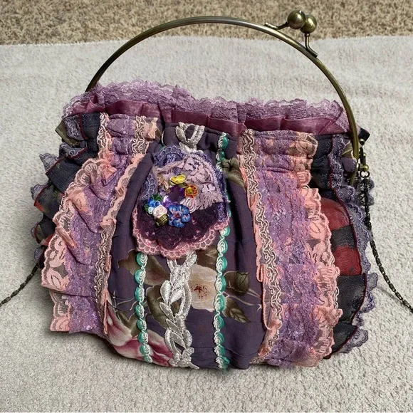 Estilo Collection Vintage Purple Floral Whimsigoth Lace Purse - Picture 2 of 9